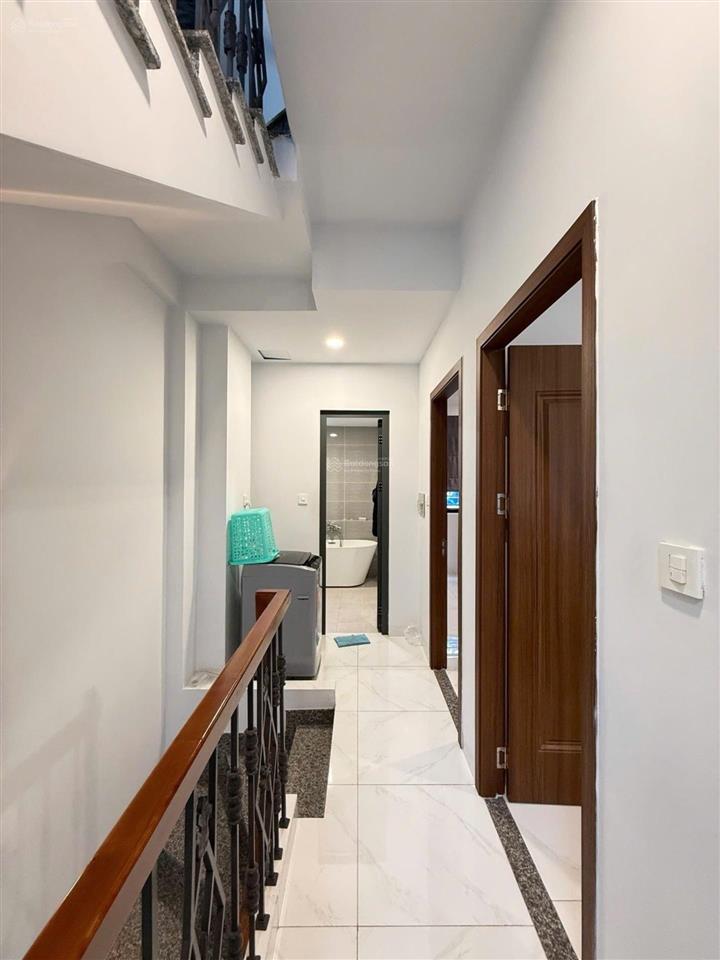 Giá tốt khu mũi tàu lạc long quân nhà 3 tầng hẻm ô tô quay đầu mới giảm mạnh