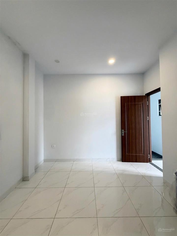 Giá tốt khu mũi tàu lạc long quân nhà 3 tầng hẻm ô tô quay đầu mới giảm mạnh