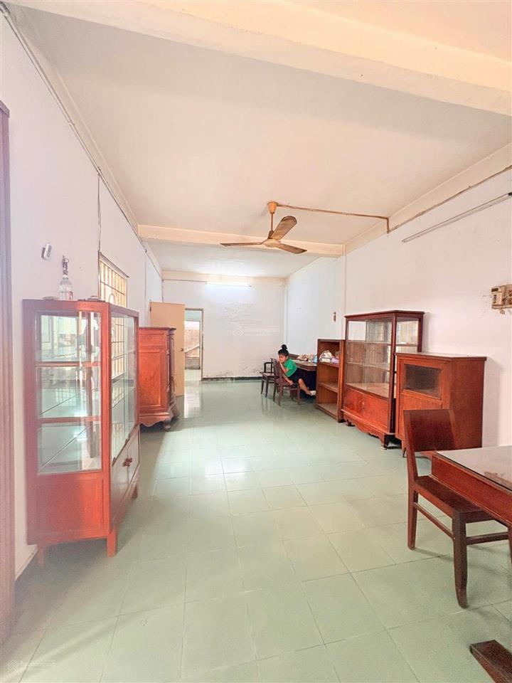 Hơn 8 tỷ xíu, 73m2 nhà 3 tầng 4pn ngay cách mạng tháng 8, phạm văn hai, bành văn trân, ngã 3 ông ta