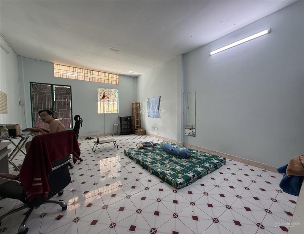 Nhà 3 tầng, 4pn, ngang 4,35m hẻm xe hơi rộng, ngay sau căn mt, gần phạm văn hai, cmt8. giá 8,45 tỷ