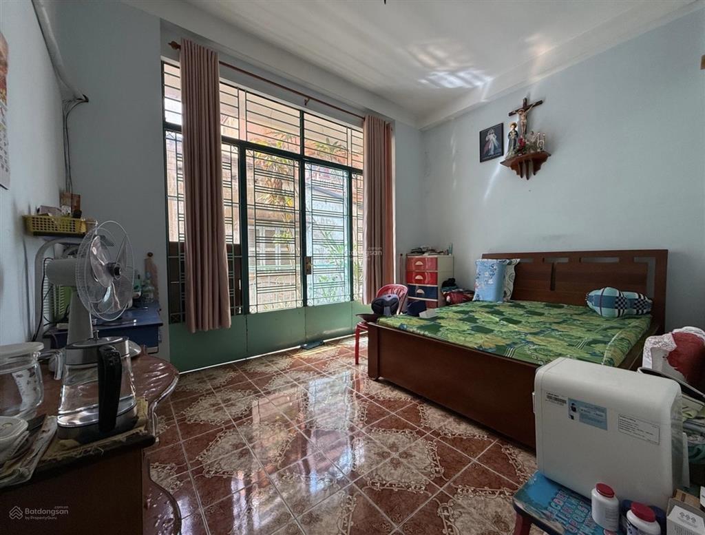 Nhà 3 tầng, 4pn, ngang 4,35m hẻm xe hơi rộng, ngay sau căn mt, gần phạm văn hai, cmt8. giá 8,45 tỷ