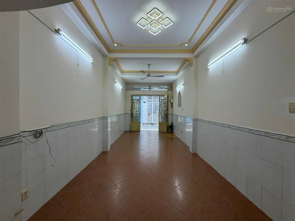 Nhà 3 tầng, 42m2, 4pn hẻm xe hơi cmt8, ngã tư bảy hiền, phạm văn hai, bành văn trân. 6,8 tỷ