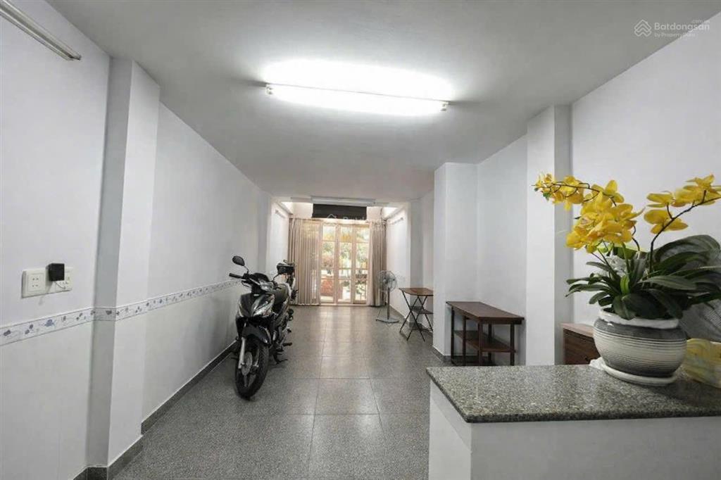 Ngộp bank bán gấp 7,5 tỷ nhà 5 tầng mặt tiền bảy hiền  lạc long quân, tân bình