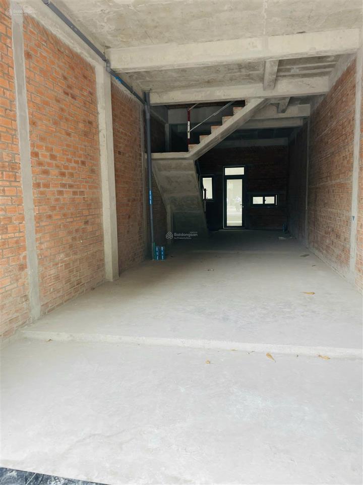 Bán nhà phố bcons city, giỏ hàng độc quyền, căn hoa hậu, vị trí vip, nhà mới ở ngay giá nhỉnh 10 tỷ