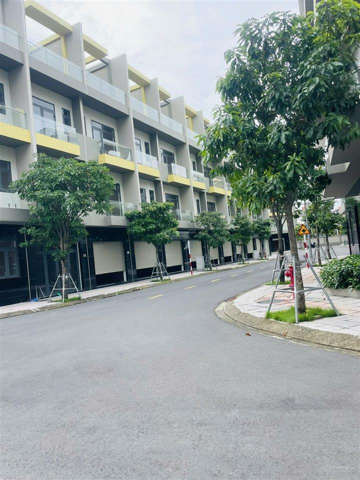 Bán nhà phố bcons city, giỏ hàng độc quyền, căn hoa hậu, vị trí vip, nhà mới ở ngay giá nhỉnh 10 tỷ