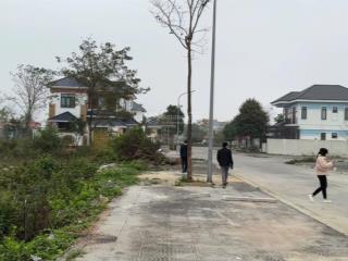 Chủ đất bán 300m2 siêu đẹp trung tâm nga sơn giá 35tr/m2 vuông vức