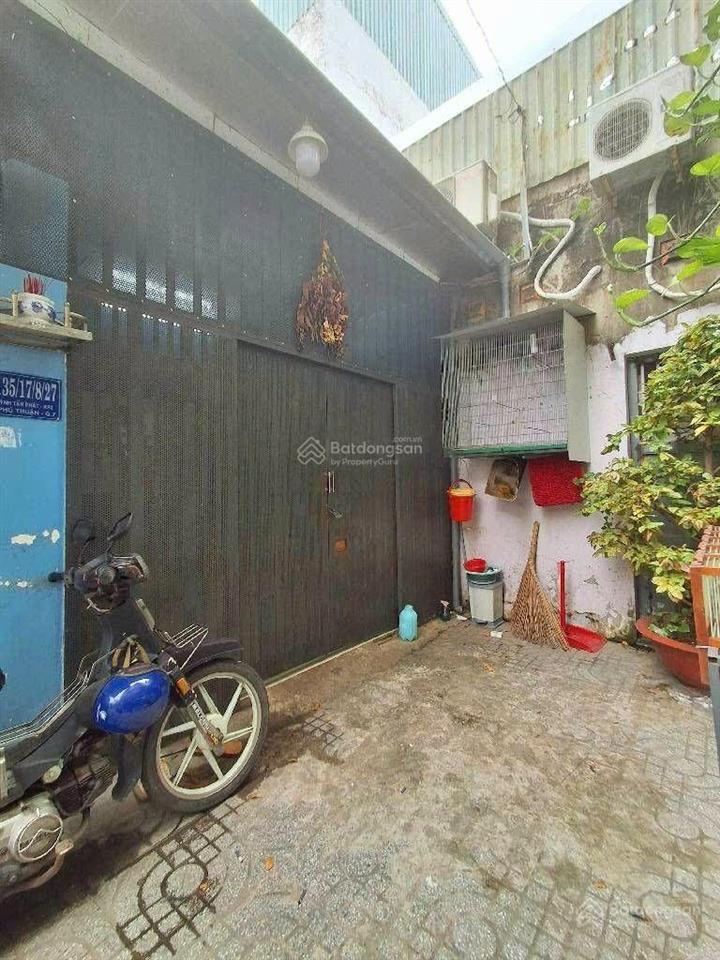 Bán nhà quận 7  hẻm ôtô tới cửa  dt 50m2  tấn phát  gần chợ phú thuận  chỉ 4,4 ty.