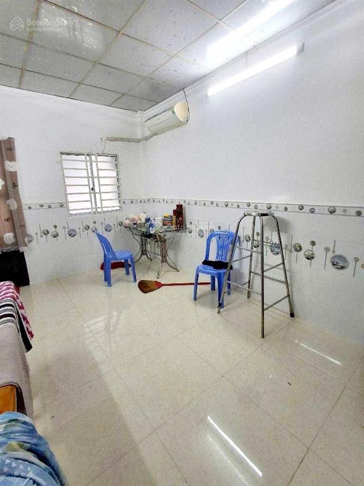 Bán nhà quận 7  hẻm ôtô tới cửa  dt 50m2  tấn phát  gần chợ phú thuận  chỉ 4,4 ty.