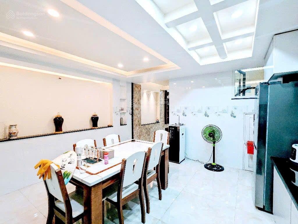 Bán nhà đẹp 3 tầng 4,6x16 xe hơi ngủ nhà, 20m ra phạm hữu lầu quận 7, chỉ hơn 7ty. kết cấu