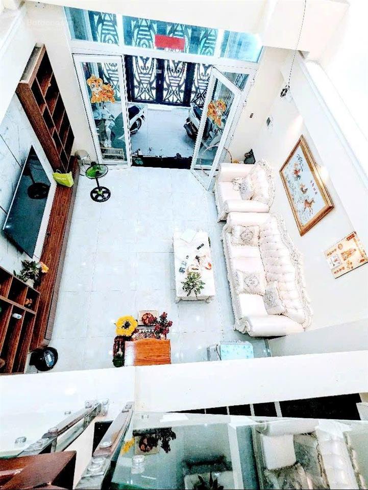 Bán nhà đẹp 3 tầng 4,6x16 xe hơi ngủ nhà, 20m ra phạm hữu lầu quận 7, chỉ hơn 7ty. kết cấu