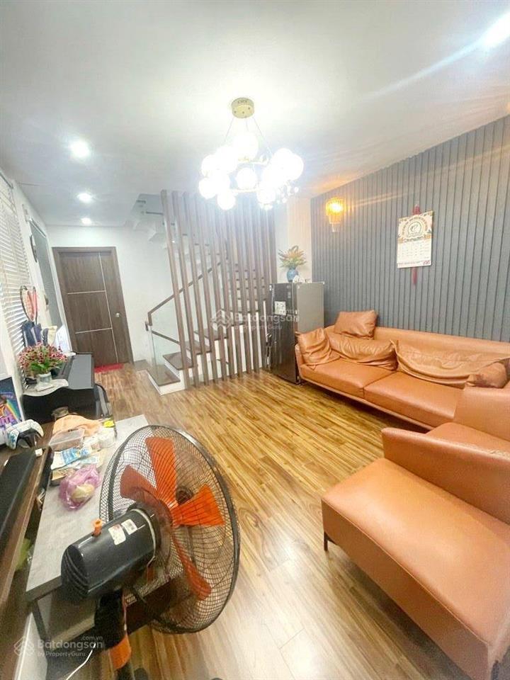Bán nhà đẹp 5 tầng  5m x 10m  ô tô ngủ nhà  cách mặt tiền huỳnh tấn phát 10m  quận 7,chỉ 8tỷ8