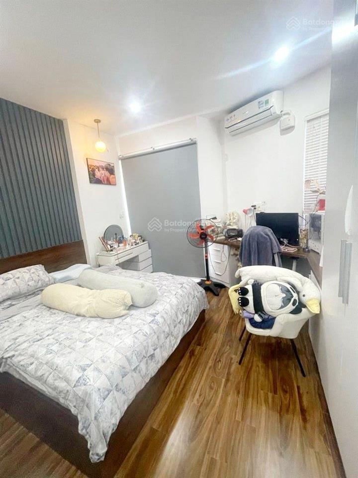 Bán nhà đẹp 5 tầng  5m x 10m  ô tô ngủ nhà  cách mặt tiền huỳnh tấn phát 10m  quận 7,chỉ 8tỷ8