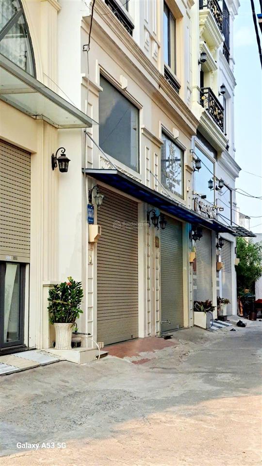 Bán nhà đẹp 5 tầng  5m x 10m  ô tô ngủ nhà  cách mặt tiền huỳnh tấn phát 10m  quận 7,chỉ 8tỷ8