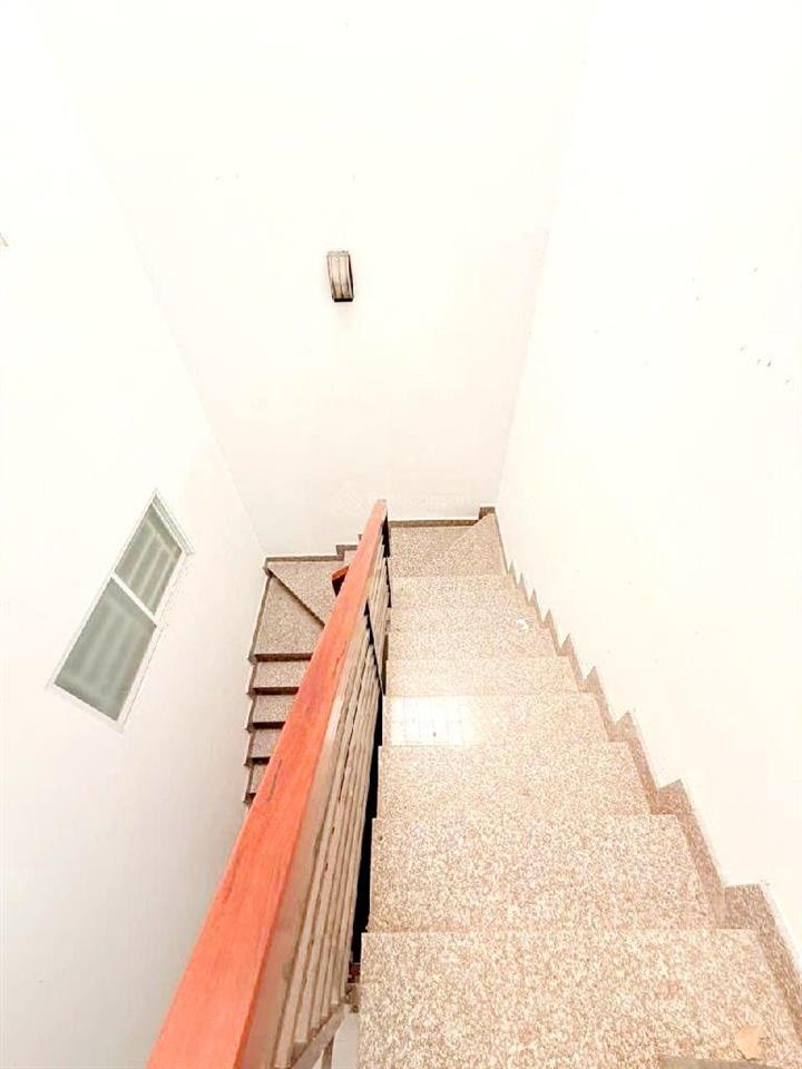 Bán chdv 3 tầng  ô tô đỗ cửa  thu nhập 30tr/th  dt 90m  sát chợ phước long, quận 7 chỉ 8ty39