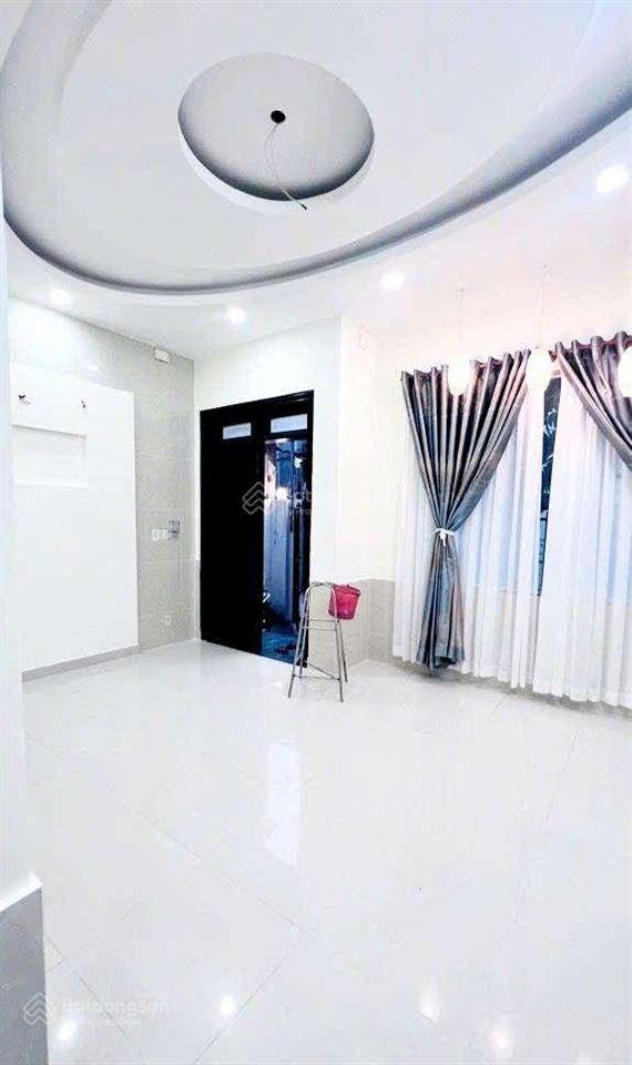 Bán nhà đẹp 3 tầng ngang 8,6m  gần lotte mart  sát him lam chỉ 8,8 tỷ. hoàng trọng mậu