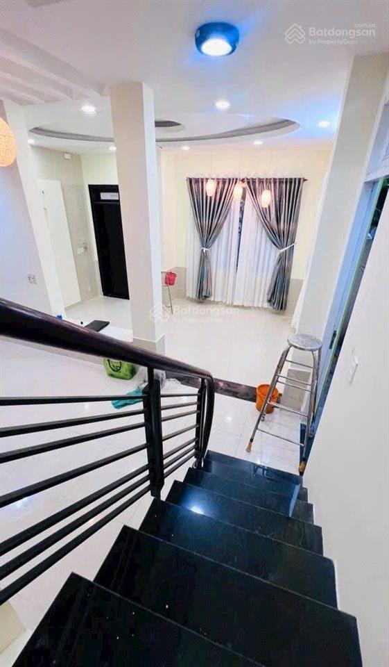 Bán nhà đẹp 3 tầng ngang 8,6m  gần lotte mart  sát him lam chỉ 8,8 tỷ. hoàng trọng mậu