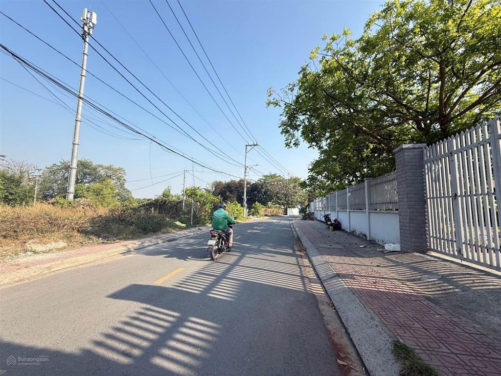 Đất mặt tiền đường tân hiệp 32 sát ngã ba giao với tân hiệp 4, gần chợ hóc môn, dt 1144m2, chỉ 37 t