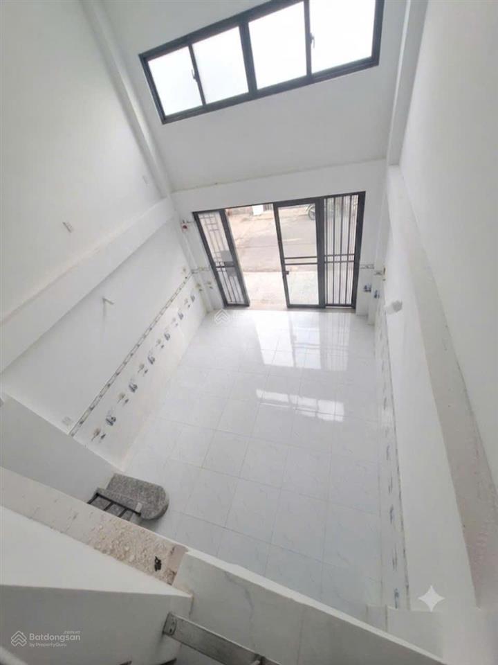 Bán chdv đường võ văn hát, phường long trường, quận 9. dòng tiền trên 30 triệu, shr  chỉ 6.5 tỷ