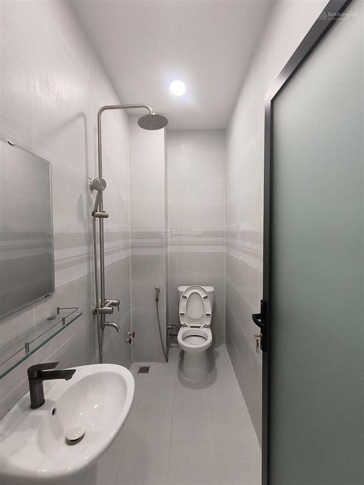 Nhà đẹp hẻm xe hơi đường lã xuân oai, long trường, quận 9  nhà 3 tầng  52m2  4pn 4wc chỉ 5,95 tỷ