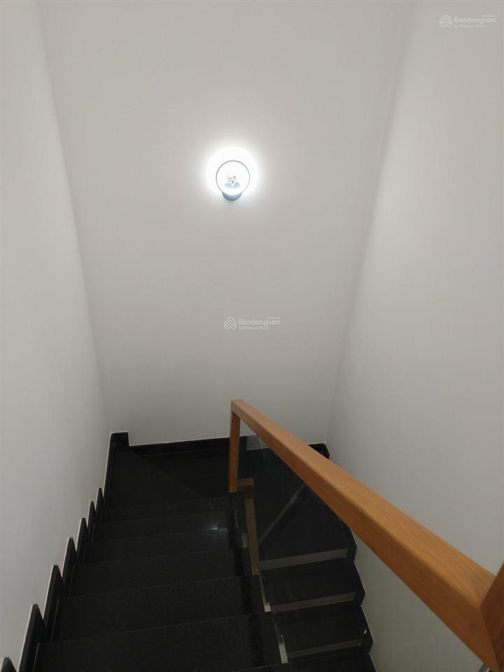 Nhà đẹp hẻm xe hơi đường lã xuân oai, long trường, quận 9  nhà 3 tầng  52m2  4pn 4wc chỉ 5,95 tỷ
