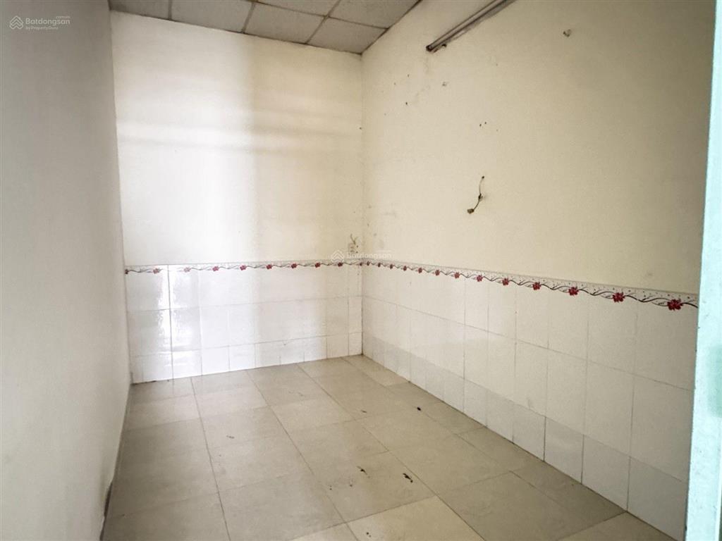 Bán đất tặng nhà hẻm 822 đường nguyễn duy trinh, phường phú hữu, quận 9. dt 94m2  shr chỉ 6 tỷ.