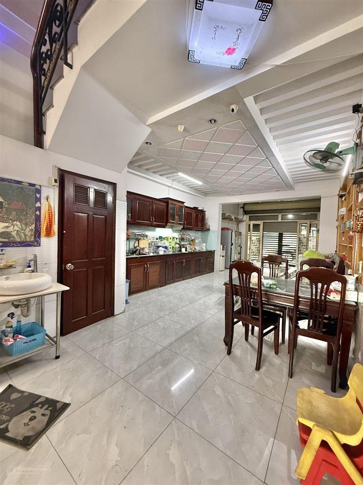 Bán nhà đường võ văn hát, phường long trường, quận 9. diện tích 90m2 (4.5m x 20m), shr  chỉ 6.6 tỷ