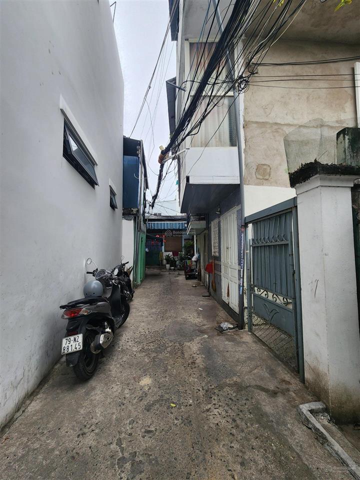 Với 4 tỷ 799 hãy mua ngay dãy 4 căn nhà liền kề hẻm nguyễn trãi  trung tâm tp nha trang