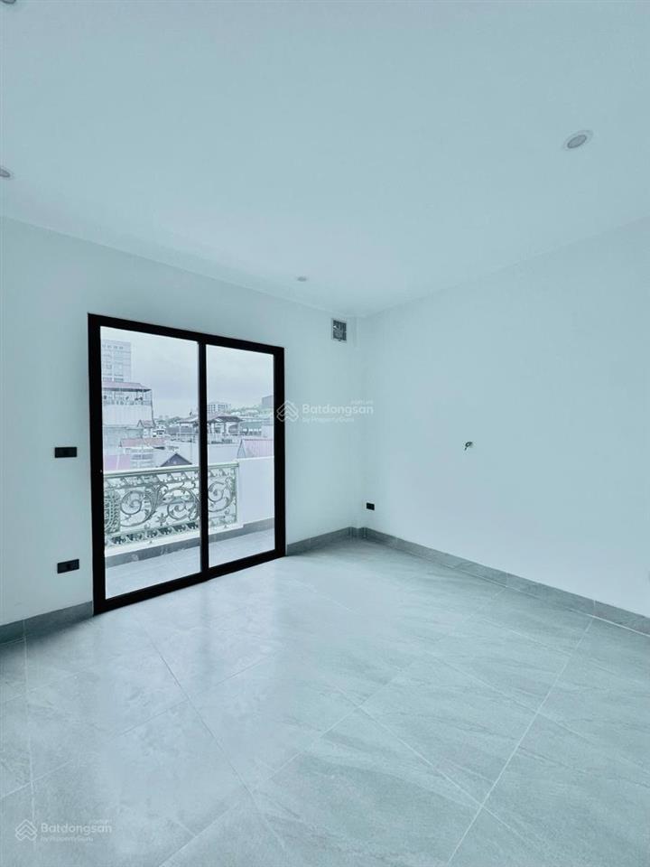 Nhà đẹp tây hồ | 36m x 6 tầng  thang máy mt 5.5m  ô tô đỗ cửa  20m ra phố