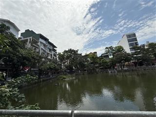 Biệt thự trung kính 100m2  gần hồ  ô chờ thang máy  2 thoáng hưởng lợi vành đai 2.5. giá 37.5 tỷ