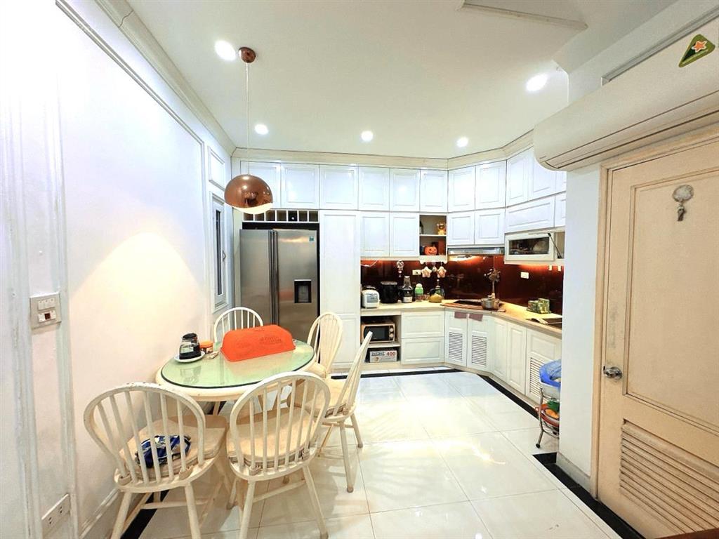 Bán nhà siêu phẩm thái hà  đống đa. 60m2, ô tô đỗ cổng, cực hiếm, gần phố. 14.9 tỷ