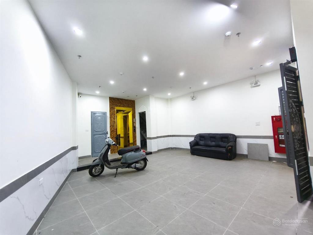 Kim mã thượng  tòa apartment 8 tầng thang máy  7 phòng khép kín  19.6 tỷ