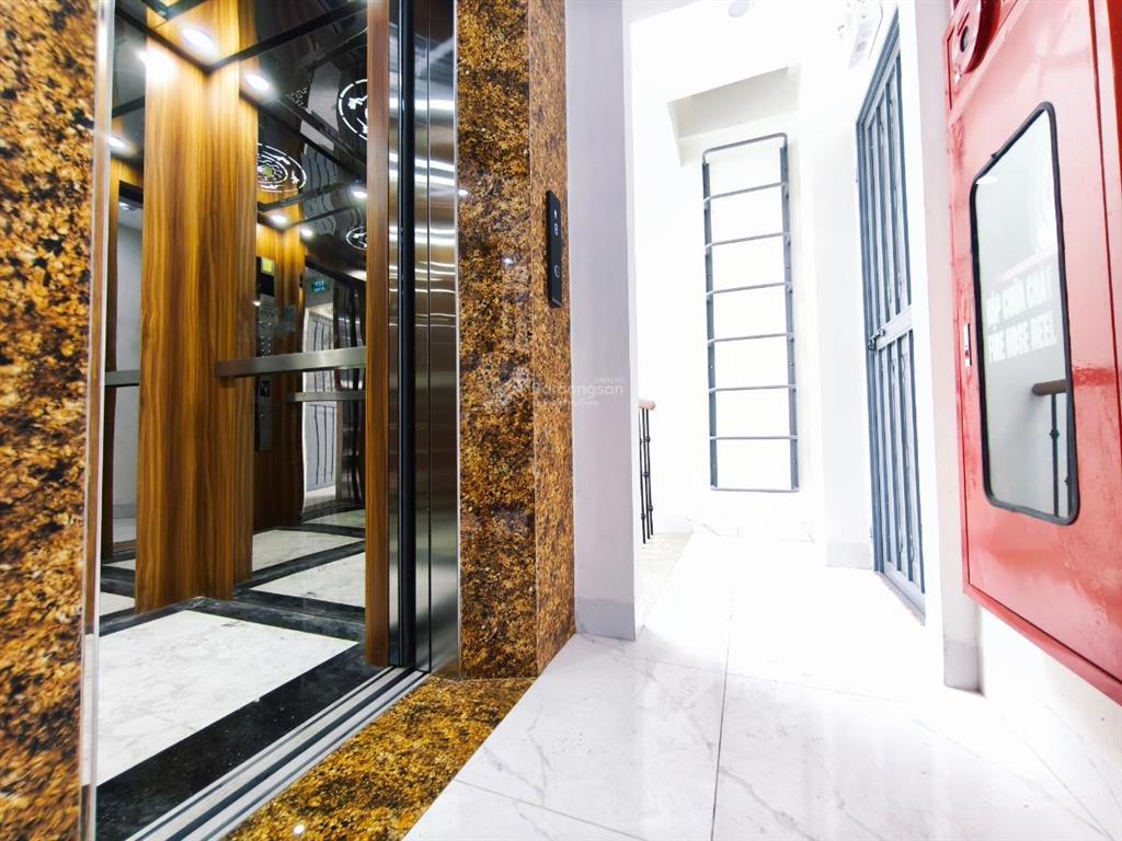 Kim mã thượng  tòa apartment 8 tầng thang máy  7 phòng khép kín  19.6 tỷ