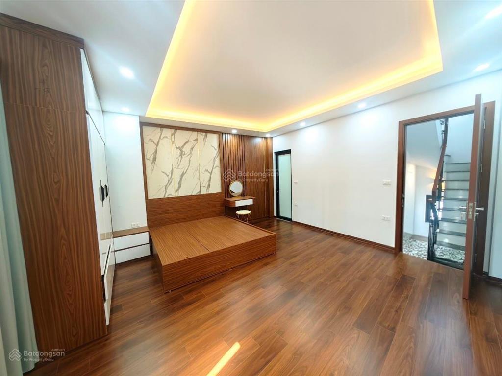 Cầu giấy  nhà mới 7 tầng thang máy  2 thoáng  gần ô tô  chỉ 11.28 tỷ