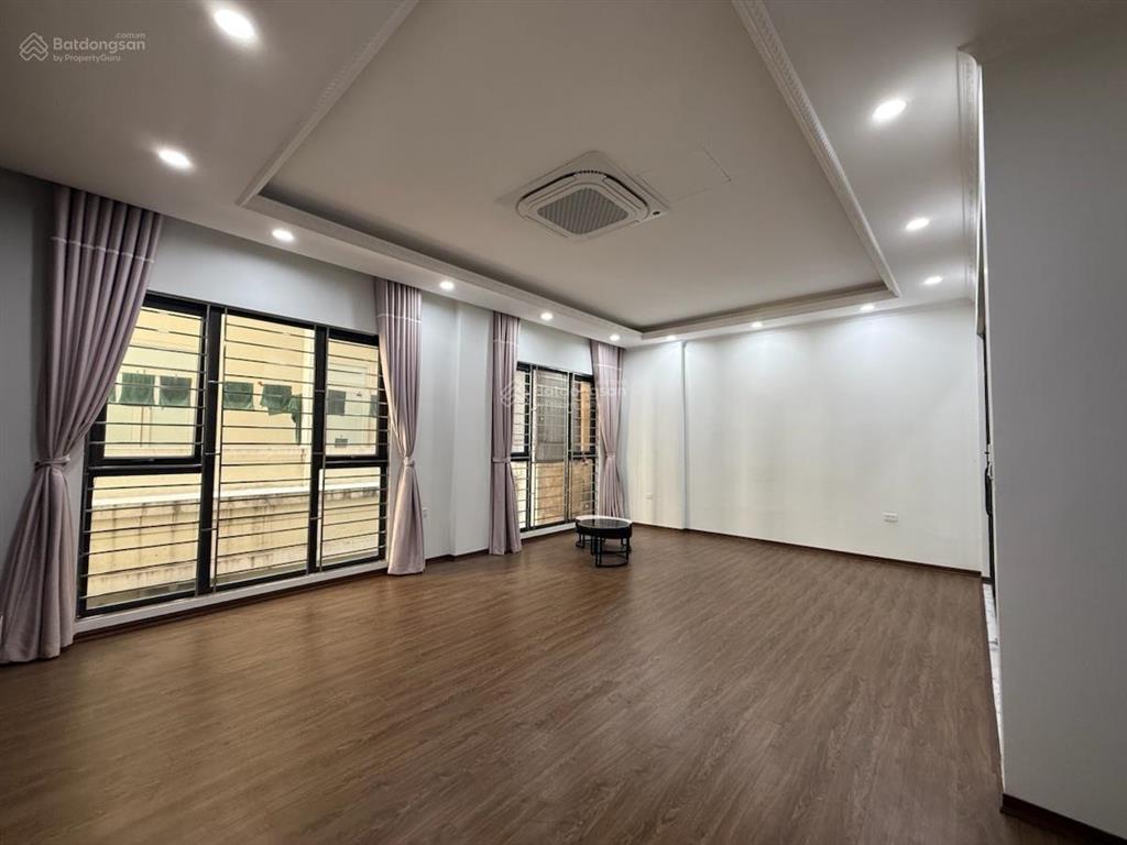 Đội nhân  ba đình  6 tầng thang máy  ô tô đỗ cửa  nhà mới đẹp  18.5 tỷ