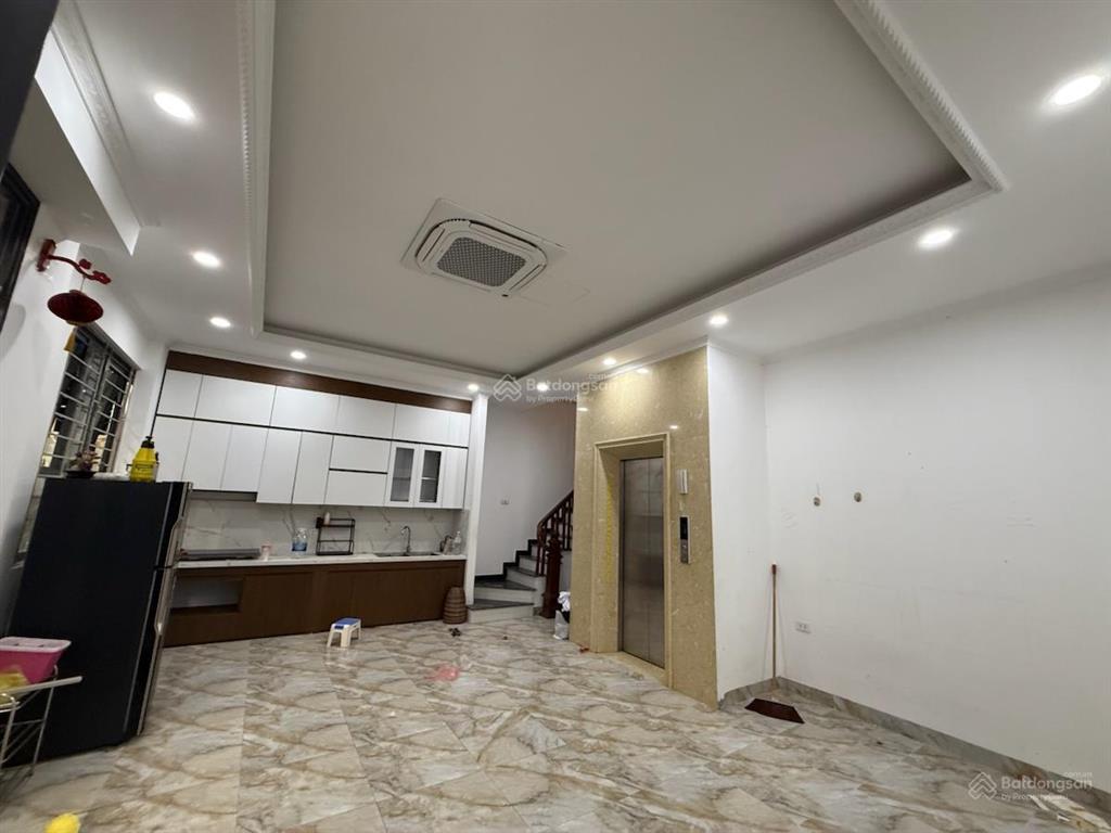 Đội nhân  ba đình  6 tầng thang máy  ô tô đỗ cửa  nhà mới đẹp  18.5 tỷ