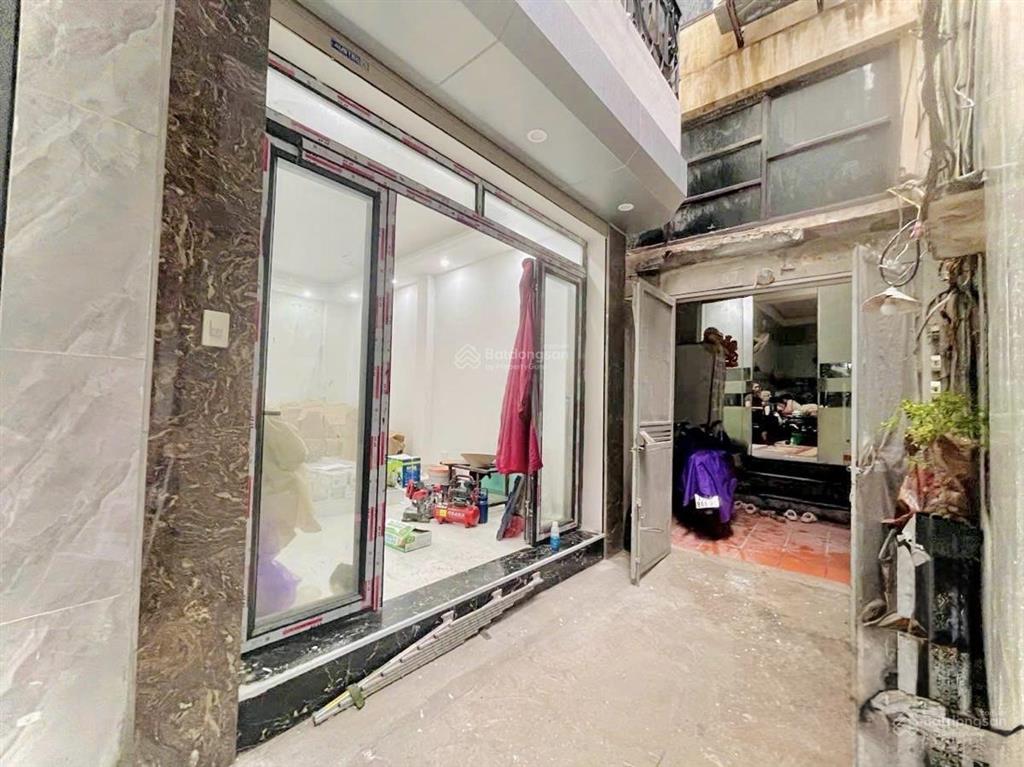 Cát linh  7 tầng thang máy  nhà mới ở ngay  2 thoáng  gần phố  ngõ thoáng  12 tỷ