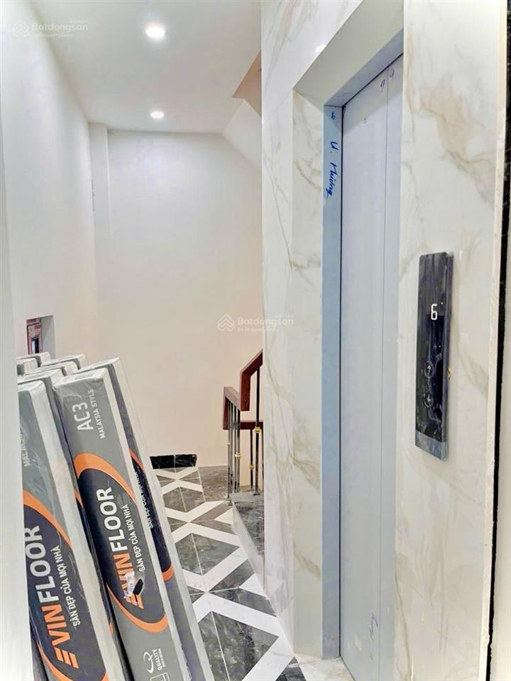 Cát linh  7 tầng thang máy  nhà mới ở ngay  2 thoáng  gần phố  ngõ thoáng  12 tỷ
