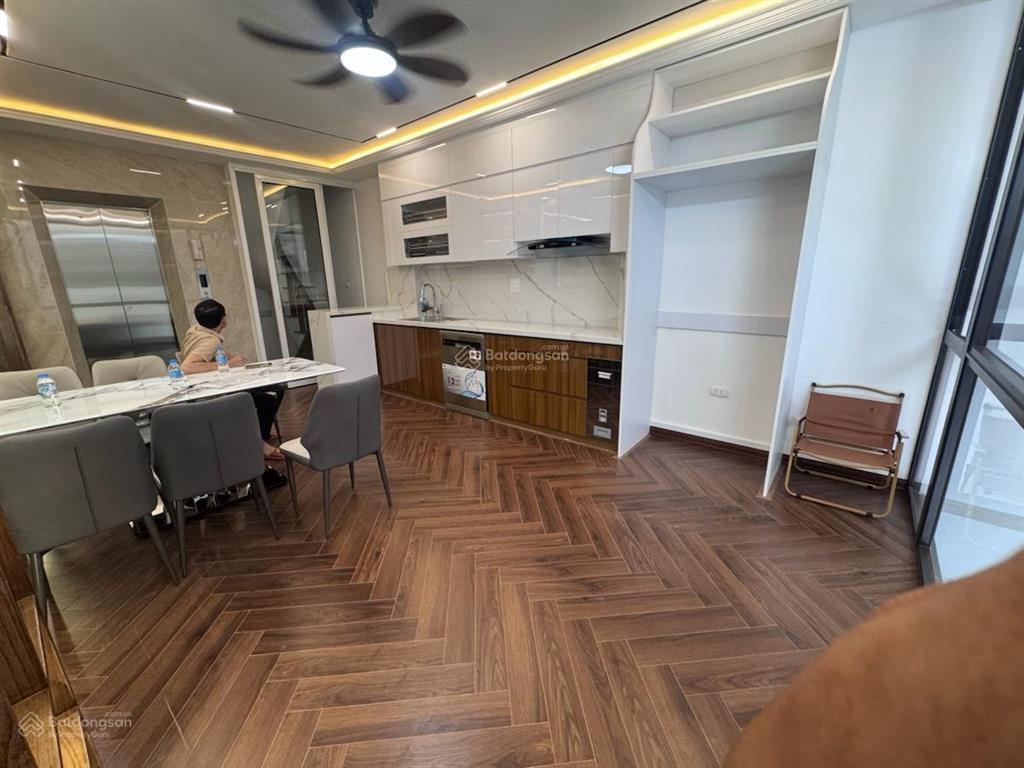 Nhà xịn phố thọ lão  7 tầng thang máy  nhà dân xây  3phút lên hồ gươm  50m ra phố lớn. 19.5 tỷ