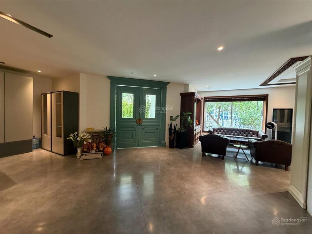 Siêu hiếm! biệt thự mặt phố  nguyễn thị định  trung hòa nhân chính 307m², lô góc, mặt tiền 33m.