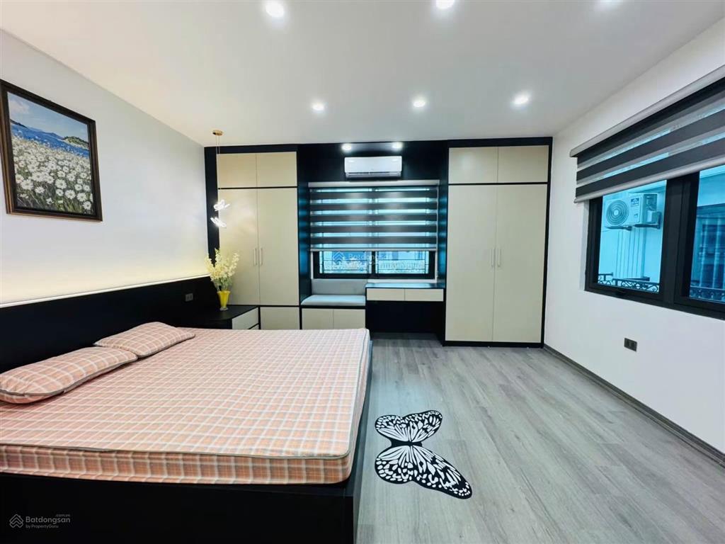 Bán nhà tân mai vừa ở vừa cho thuê  40m2  thang máy  ngõ thông 10m ra oto, gần phố. 14,6 tỷ