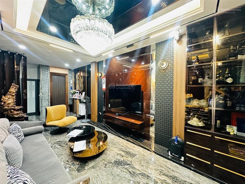 Hiếm! cách ô tô 3m  phố nguyễn ngọc vũ  nhà mới 6 tầng  thang máy  dt32m2  full nội thất.