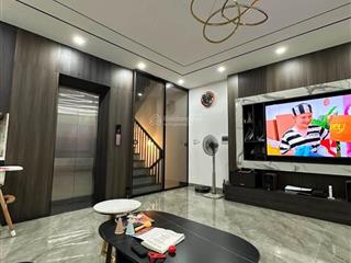 15.5 tỷ sở hữu nhà thang máy gara ô tô trung tâm nguyễn văn cừ  khó tìm căn thứ hai