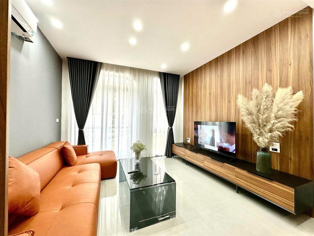 Thạch bàn 38,5m2  6 tầng thang máy  gara ô tô  nhà xây mới 2 thoáng  12,3 tỷ