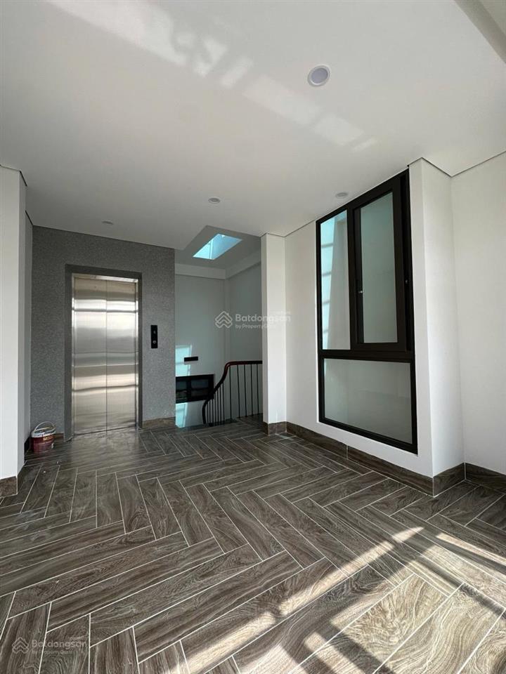 Thạch bàn 38,5m2  6 tầng thang máy  gara ô tô  nhà xây mới 2 thoáng  12,3 tỷ