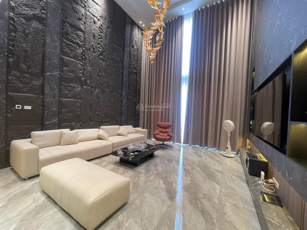 29 tỷ bồ đề  83m2  mt 5,5m  gara 4 ô tô  8 tầng thang máy  gần hồ  cầu trần hưng đạo