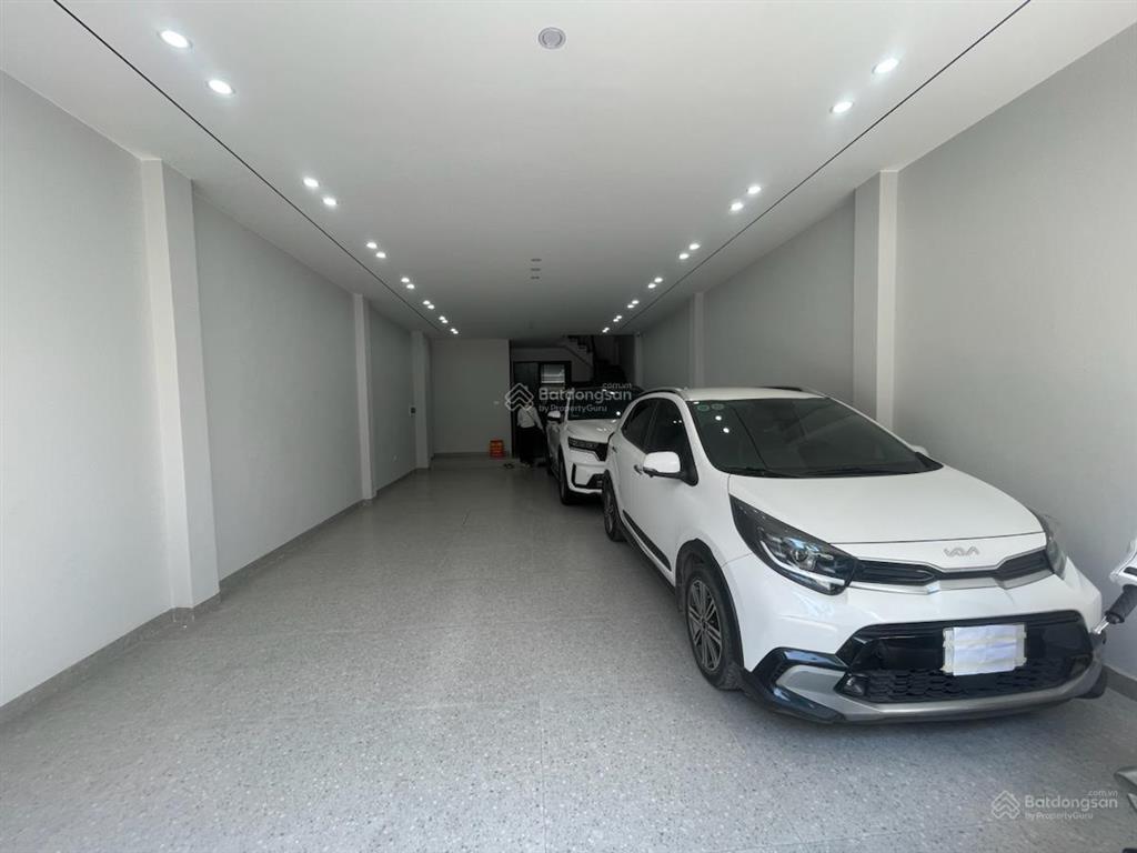 29 tỷ bồ đề  83m2  mt 5,5m  gara 4 ô tô  8 tầng thang máy  gần hồ  cầu trần hưng đạo