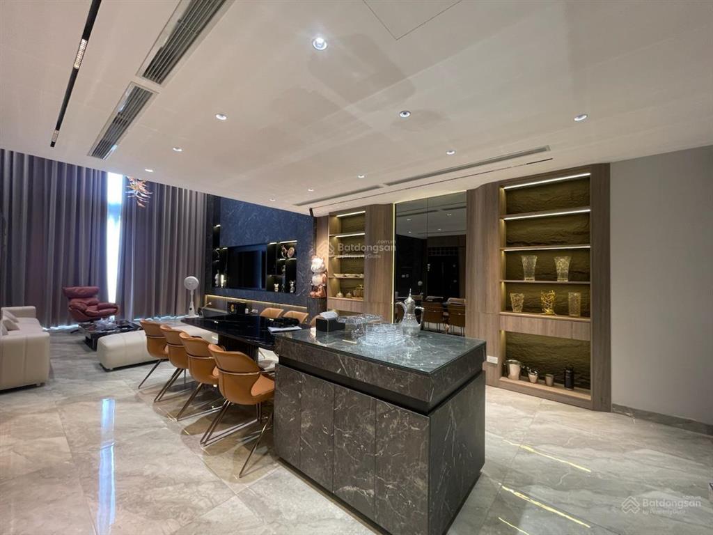 29 tỷ bồ đề  83m2  mt 5,5m  gara 4 ô tô  8 tầng thang máy  gần hồ  cầu trần hưng đạo