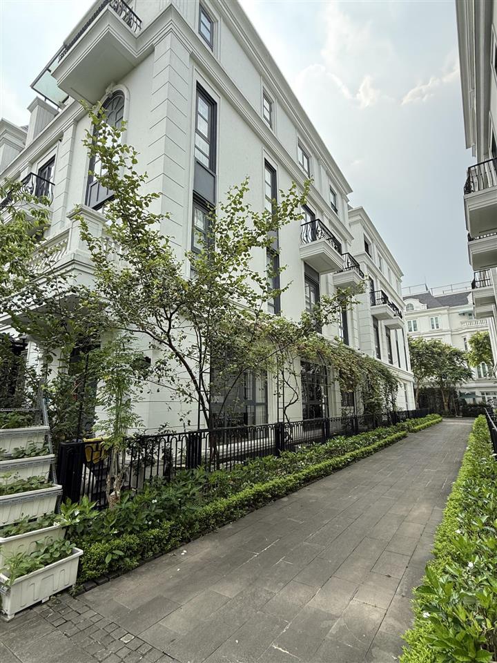 Biệt thự elegant park villa  sân vườn riêng  4pn thang máy  full nội thất