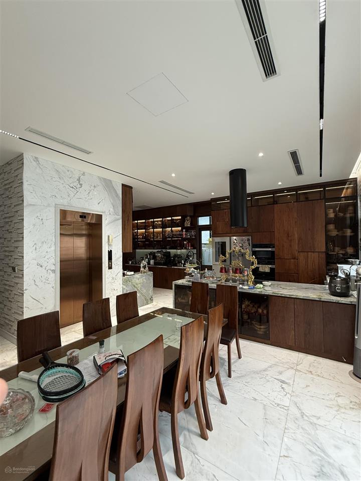 Biệt thự elegant park villa  sân vườn riêng  4pn thang máy  full nội thất