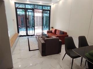 Bán nhà ngọc lâm đẹp long lanh 30m2, ô tô tránh, vỉa hè. chỉ việc xách vali về ở và kinh doanh ngay